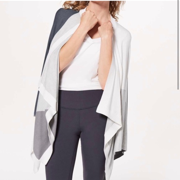 14. Lululemon Gray Color Block Hatha Wrap Sweater - Picture 6 of 16
